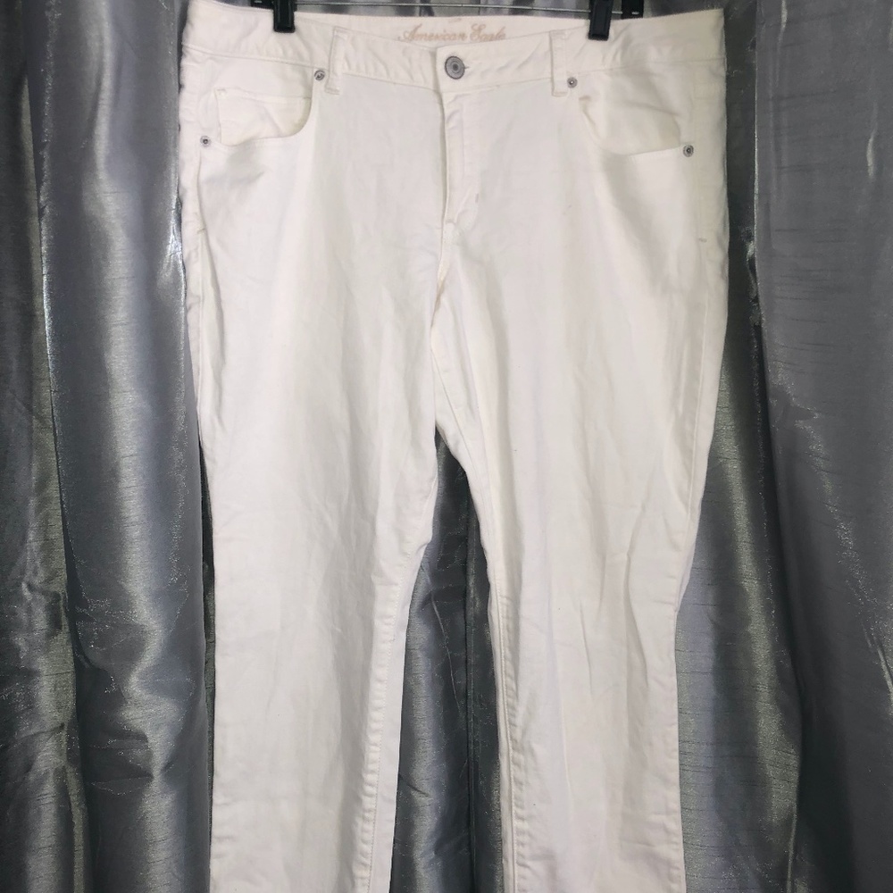 AE Size 18 White Denim
